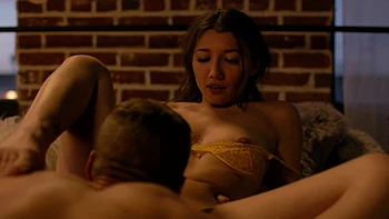 The guy gently fucked his girlfriend on the bed videos