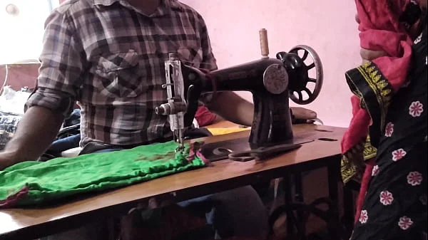 देसी भाभी को सिलाई करते समय अंकल ने चोदा videos