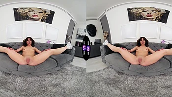 Skinny teen Lola Danger masturbates on the sofa in vr videos