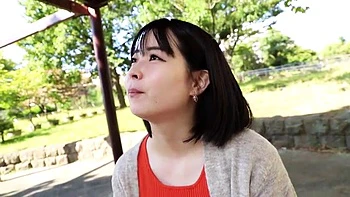 ムッチリボディの美人妻が美乳舐められパイパンを手マンされて快楽に浸る videos