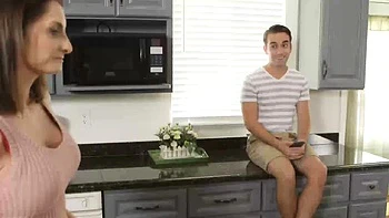 Wat a milf: Blowjob, Doggy  Cowgirl Porn videos