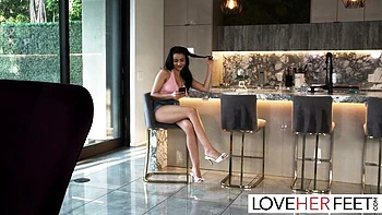 Roxie's foot porn smut videos