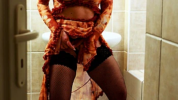 Euro milf Jane Sweet relaxes in the bathroom videos