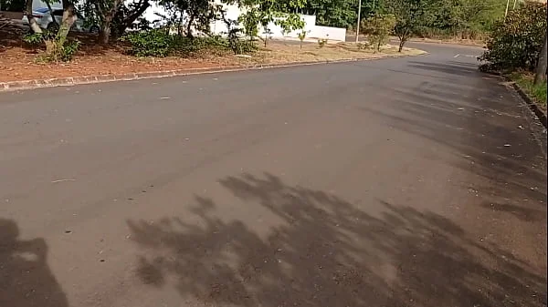 Raquel sem máscara pagando boquete para desconhecido no meio da rua durante o dia videos