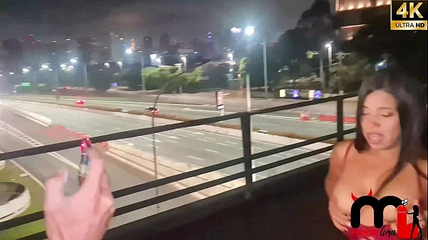 Após o role o corno duvidou que eu foderia com os machos que estavam no viaduto da Av. 23 de maio, tadinho dele acabei sendo fodida e levando um banho de porra. (Lalla Potira - Bill Smoke - Toda Hora sem parar) videos