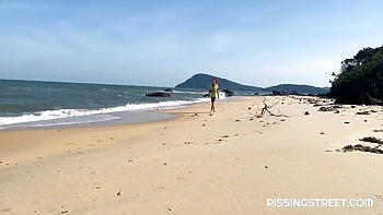 Glamour Sakura Hell's pee porn videos