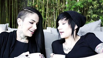 Draven Star and Daisy Ducati's pornstar porn by Perv Milfs And Teens videos