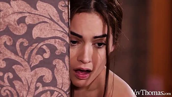 She Seduce The Maid videos