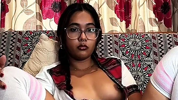 Petite Mia In Petite Desi Mia Z Reacts To Hentai Gts Viper videos