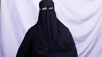 Indian Beautiful Stepmother Spends The Night With Her Stepson And Has Sex With Him videos