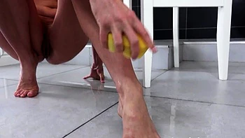 Stunning Blondie Pours Piss Over Herself videos