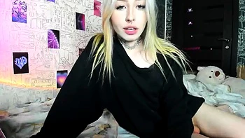 Blonde Teen Solo Masturbating On Webcam videos