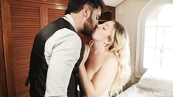 Gorgeous sideways pose fuck with a long-legged blonde Venom Evil videos