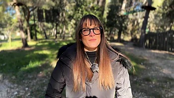 Milf Samantha wird mit ihren großen Titten lesbisch gefickt videos