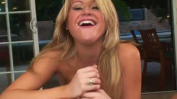 Blonde giving Homecoming Blowjob: Babe  Xnxx Porn videos