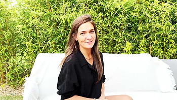 Dosynophia, 25 years old, saleswoman! - Jacquie et Michel TV videos