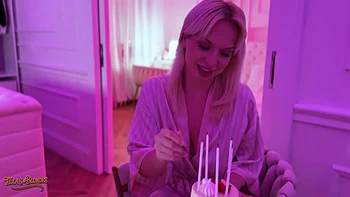 Blondes Greta Foss & Vera Jarw Shares Mr. Texas's Thick Cock videos