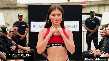 Glamorous Duet Stefany Kyler And Lia Lin Take On Jason Luvs Giant Bbc videos