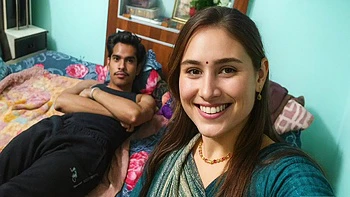 American Village Girl Enjoys Couple New Home In Farm House By -snapchat143 videos