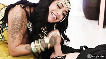 Yasmina and Aaliyah's curvy porn videos