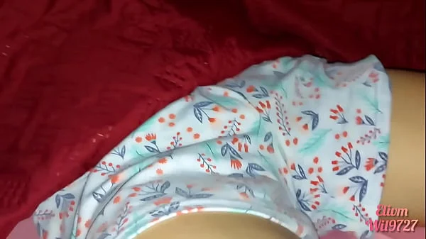 xxx desi video casero con mi hermanastra primera vez en su cama hacemos cosas debajo de las sabanas videos