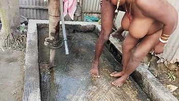 Indian Bhabhi Peeing During Sex - Big Ass Anal Fuck with Devar videos