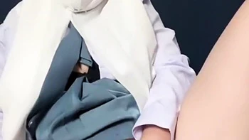 Girl Comes Home From School Colmek To Squirt videos