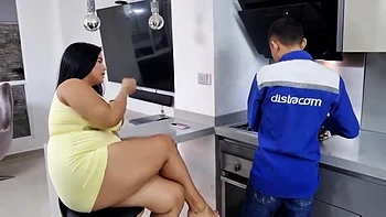 I Seduce An Unknown Technician And He Cums Inside Me While My Husband Is Not At Home Savannahwatson videos