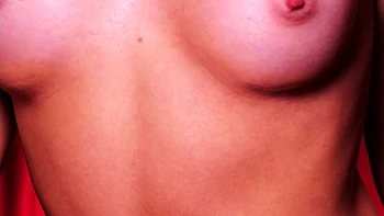 Teen pays tribute to the iconic Marilyn videos