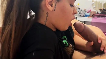 Подруга моей девушки узнала, что у меня большой член videos