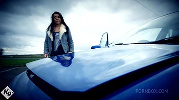 Stud Helps A MILF In Need And Gets Rewarded With A Shag videos