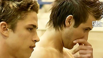 Coach chaude baise étudiante en public videos