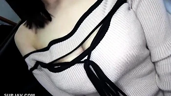 Gostosa asiática se fode na webcam ao vivo videos