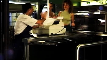 Trío anal duro con morenas calientes videos