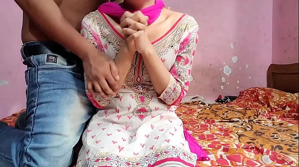 भाभी की खूबसूरती देकर बाजू वाले अंकल का मन नहीं माना तो चोद दिया videos