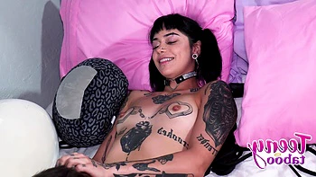 Татуированная подросток в пизду с кремпай videos