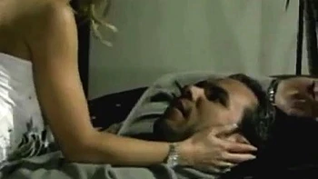 Loira hardcore chupando e cavalgando no papai e missionário videos