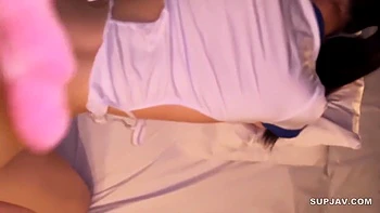 Adolescente asiatique brune excitée baise maison videos