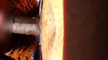 Casal indiano fodendo ao ar livre e no banheiro videos