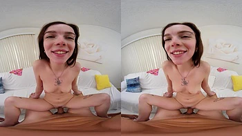 Венера Викин сосет большой член и скачет по-полной videos