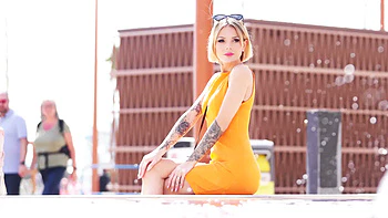 Naomie Ricci, secretaria médica de 33 años, recibe rimming videos