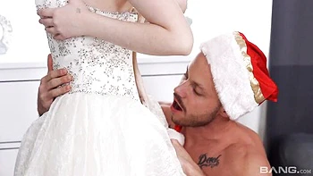 Chica joven rizada follada a cuatro y chupando bien videos