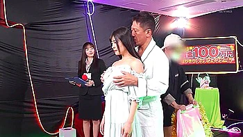 Juego de muñeca sexual asiática: Lina recibe creampie de actor top por 1 millón de yenes videos