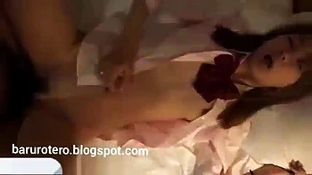 Koreanisches Amateurgirl fickt: Doggy und Missionarsstellung videos