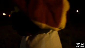 Ghetto Ebony Teen bekommt Outdoor-Blowjob bei Nacht videos