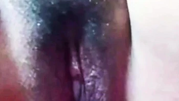 Mi esposa sexy se masturba su culo y coño peludo videos