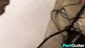 Loira de Oklahoma chupa pau e engole porra videos