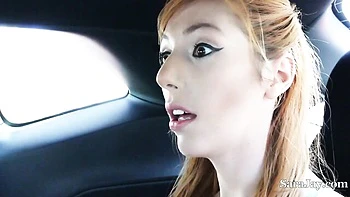 Lauren Phillips com peitos enormes fodida com pau negro na lingerie videos