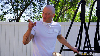 Arsch und Titten im Garten durchgefickt videos