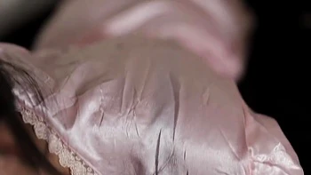 Jeune indienne velue en robe satin sexy videos